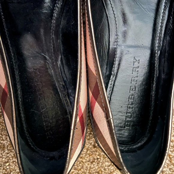 BURBERRY A+ CONDITION—Burberry flats. Rubber sole, THE neutral for every season! - Picture 5 of 7